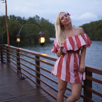 TROPICAL STRIPES IN PLAYA DEL CARMEN