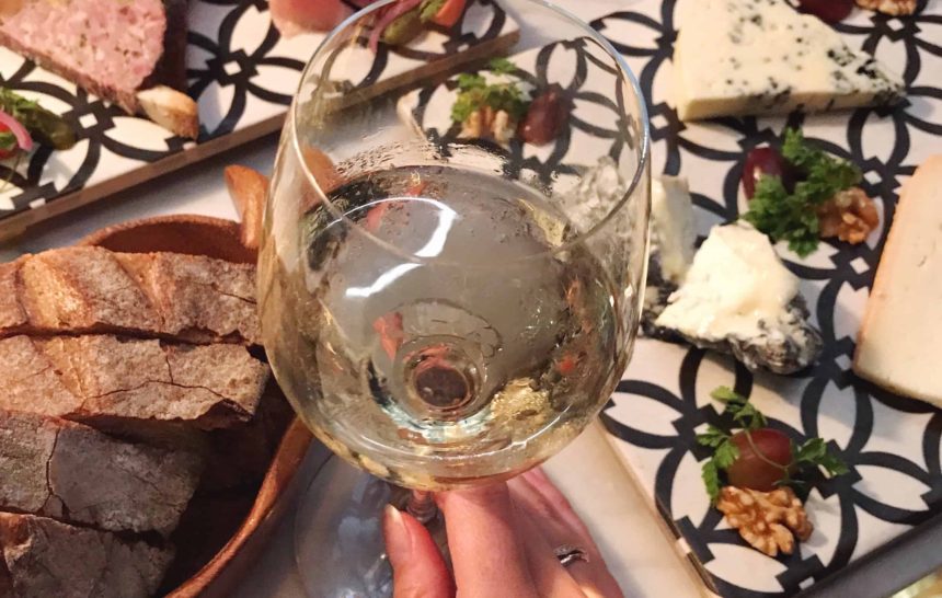 WINE & DINE LIKE YOU’RE IN PARIS AT BELLE VIE