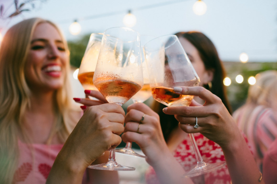 TIPS FOR HOSTING A “ROSÉ ALL DAY” COCKTAIL PARTY